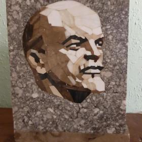 Большой настольный портрет Ленина. Мрамор. Инкрустация.